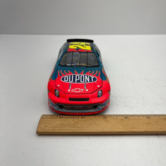 Motorsports Authentics Jeff Gordon DuPont '57 #24 Chevy Monte Carlo Color Chrome - Picture 12 of 16